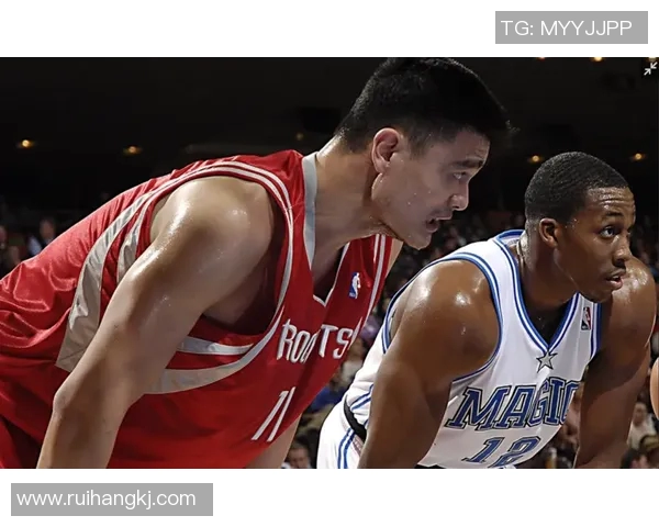 姚明的篮板传奇：从篮球场到人生舞台的精彩瞬间与深刻启示