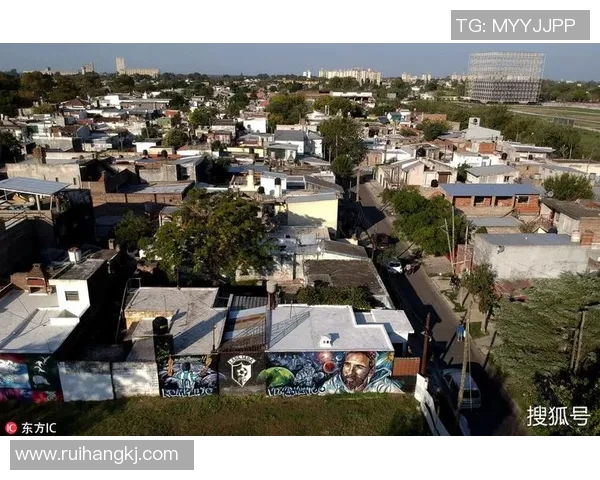 梅西豪宅揭秘：探访足球巨星的奢华住所与生活方式