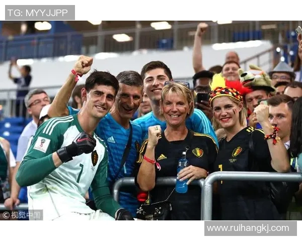 足球明星退役后是否仍然参与踢球的真实情况与背后的故事分析