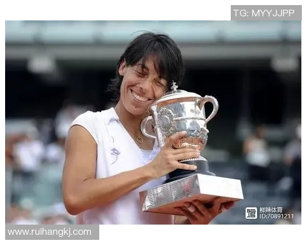 韩国足球明星李娜的职业生涯与成就全景解析