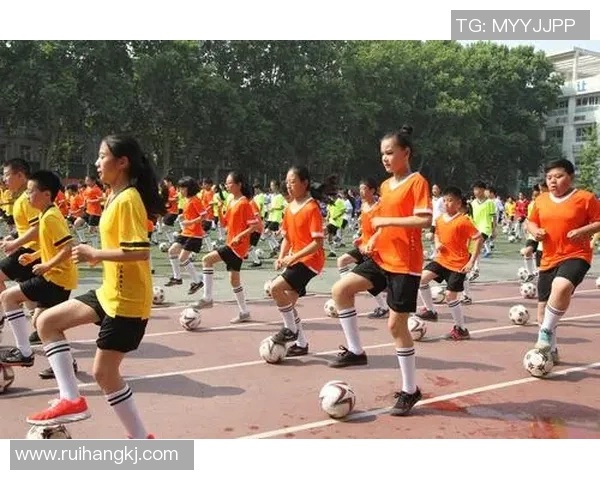 体育课堂的独特魅力与教学特点探讨及其对学生身心发展的影响分析